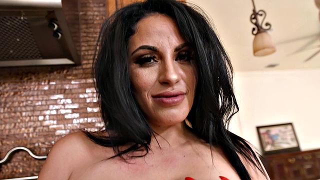 Curvy Cristal Cleans gives a steamy outdoor handjob & gets her bubble butt drilled