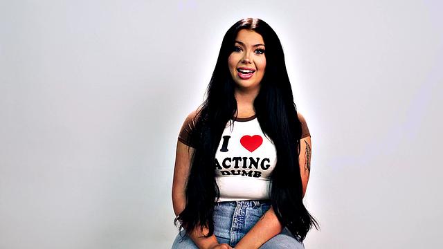 Tattooed solo amateur babe fingers pussy in casting