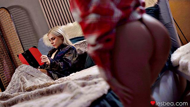 две страстные лесбиянки трутся до бешенства и кайфа