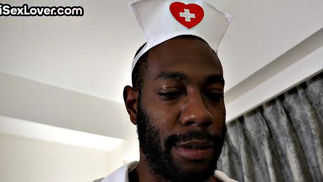 Amateur interracial threesome