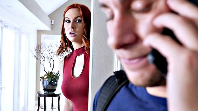 рыжая трахнула и обула парня, оставив без бабок