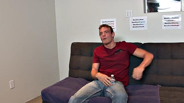 Amateur solo jock with handsome body jerks on casting