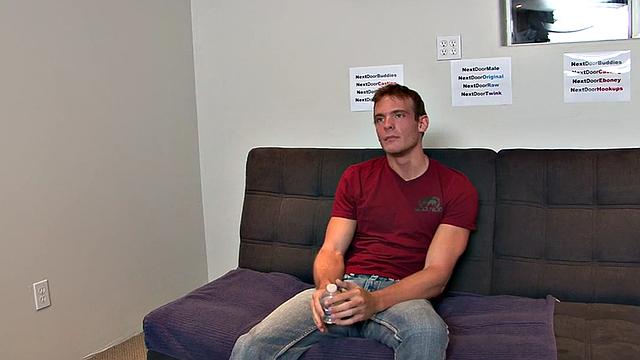 Amateur solo jock with handsome body jerks on casting