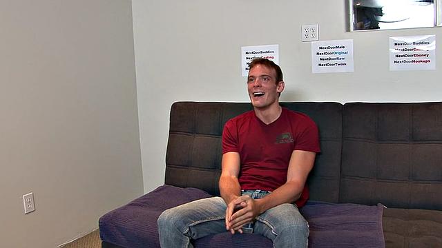 Amateur solo jock with handsome body jerks on casting