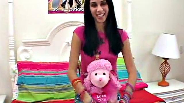 Solo Yasmin Masturbates in POV