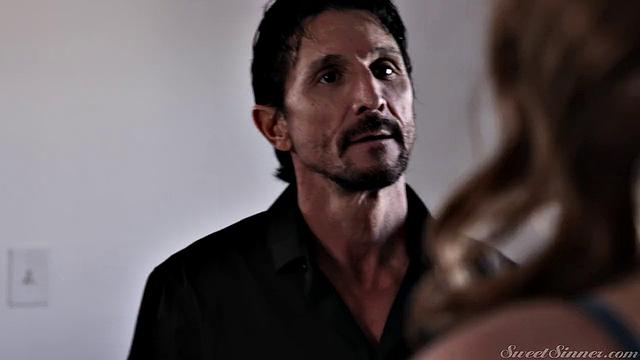 Смотри, как Crystal Taylor впервые трахается с опытным мужиком при муже Shawn - зрелая жена пробует себя в hotwife сессии с Tommy Gunn, оргазмы гарантированы!