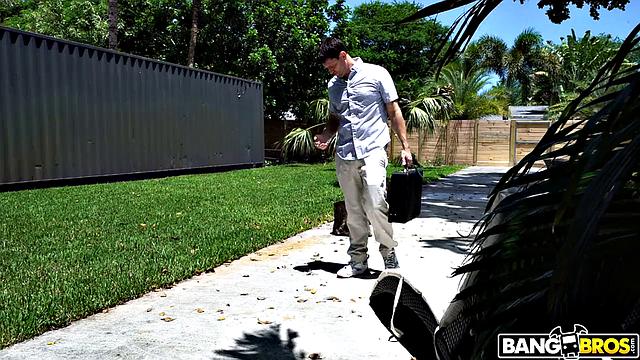 Sexy Stepdaughter Got Game