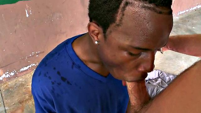 Watch this Ebony bottom get her tight asshole stretched by a huge cock while getting picked up outdoors