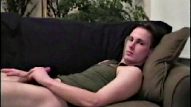 Watching this stunning Australian boy in solo scene