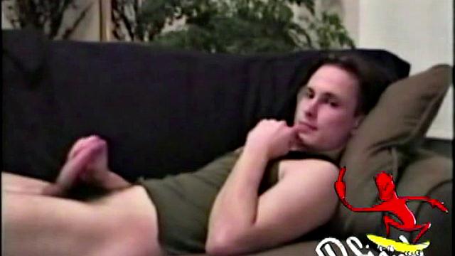 Watching this stunning Australian boy in solo scene