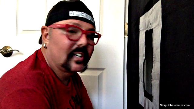 Florida Guy Tries A Gloryhole