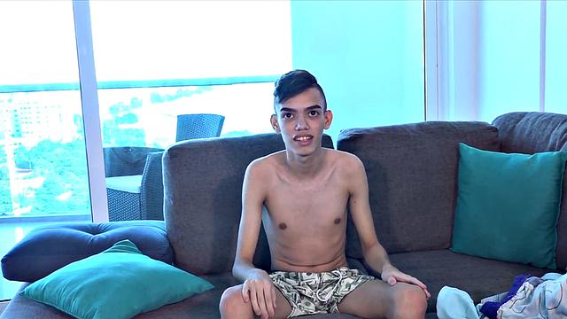 Amateur Latino blows before bareback sex in doggy