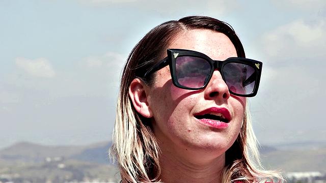 NAUGHTY TEEN BLONDE EMMA ROSIE GETS ASS FUCKED BY OLDER HANDYMAN