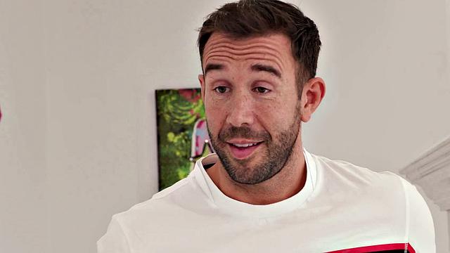 блондинка emma rosie не выдерживает жесткий анал с мастером