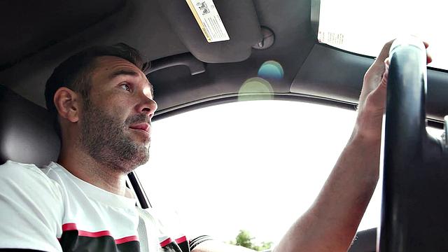 NAUGHTY TEEN BLONDE EMMA ROSIE GETS ASS FUCKED BY OLDER HANDYMAN