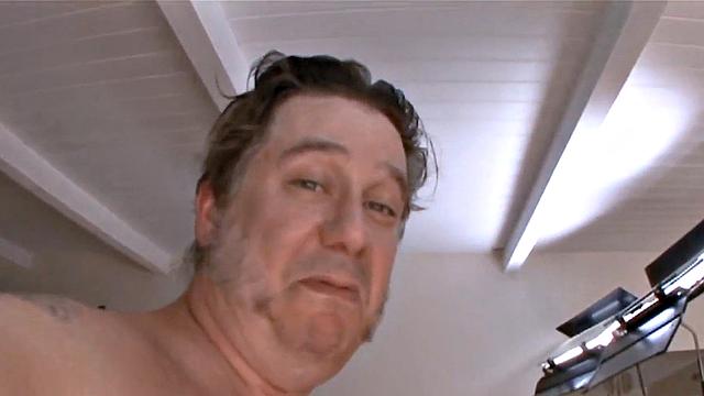 Chubby handling threesome fuck