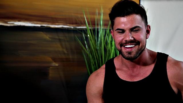 Ripped amateur strokes his shaved dong in solo