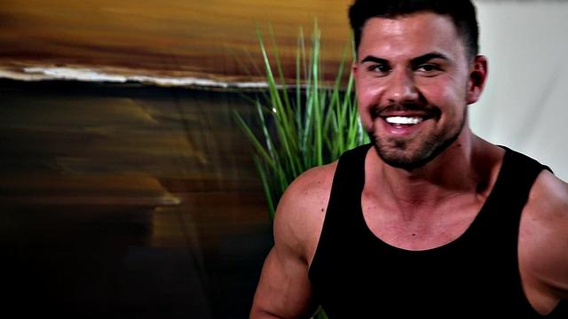 Ripped amateur strokes his shaved dong in solo