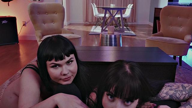 Amateur inked lez babe with big ass licks 21yo pussy