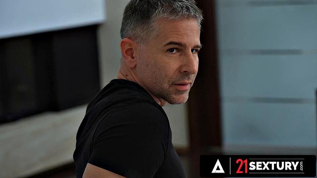 21 SEXTURY - Busty Cutie Sasha Rose Gets Double Penetrated After Face Fucked