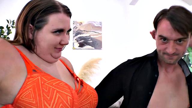 две жадные bbw дерутся за член соседа