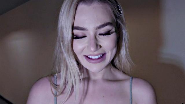 Pulled babe cockriding pov dick in this erotic couple