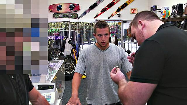 Real pawnshop customer sucks 2 cocks in amateur 3some