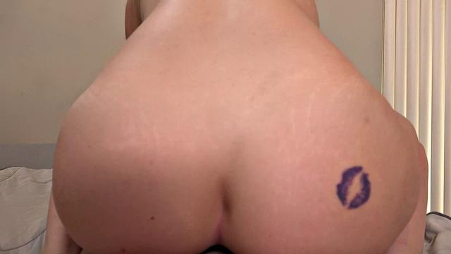 Juicy Coed Suck & Fuck