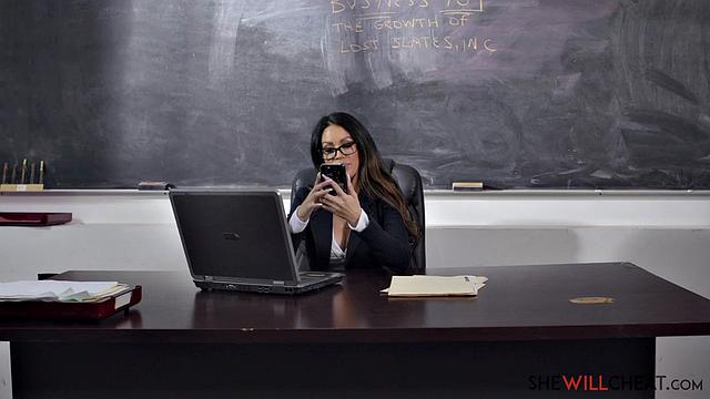 Jamie Michelle gives a lesson to her TA