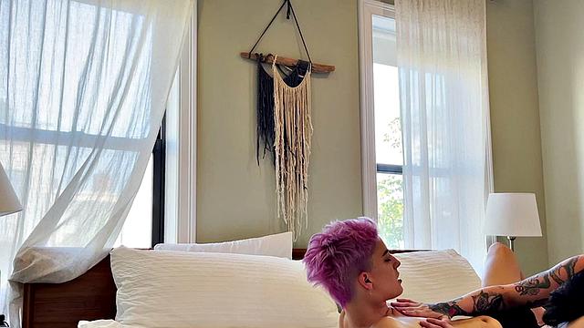 Tattooed queer licks GFs pussy in steamy sex at home