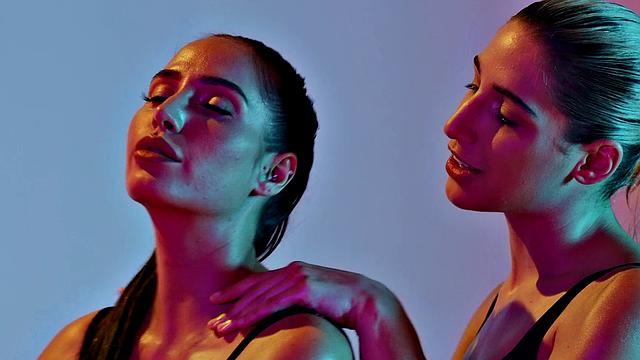 Latina lesbians work out their kinks with pussy licking and kissing in sneakers