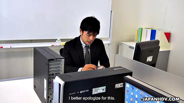 Marina Aoyama goes to a hotel to suck and fuck client