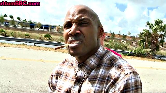 Outdoor black thug fucked by white