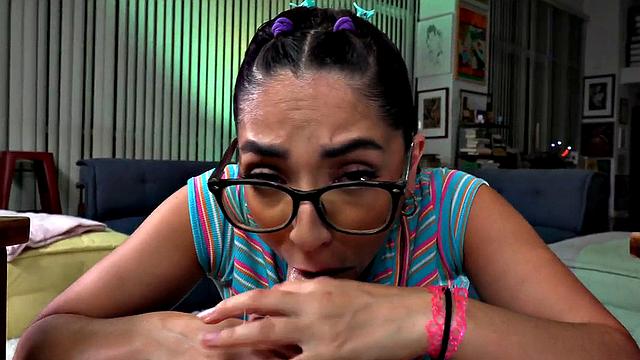 Amateur bitch giving head POV