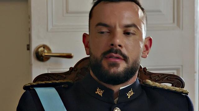 Tattooed jock barebacked till cum in royal palace