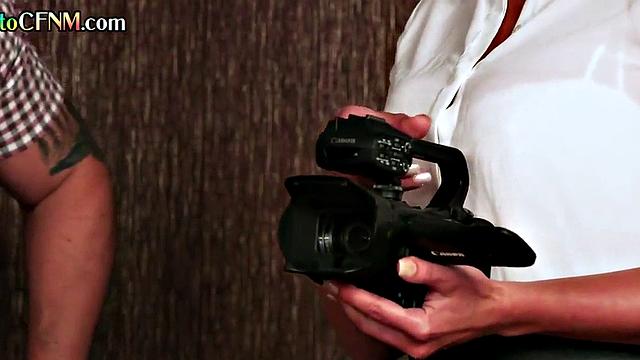 British CFNM amateurs wanking guy