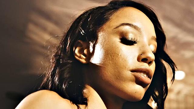 Seductive Ebony babe in lingerie gets fucked