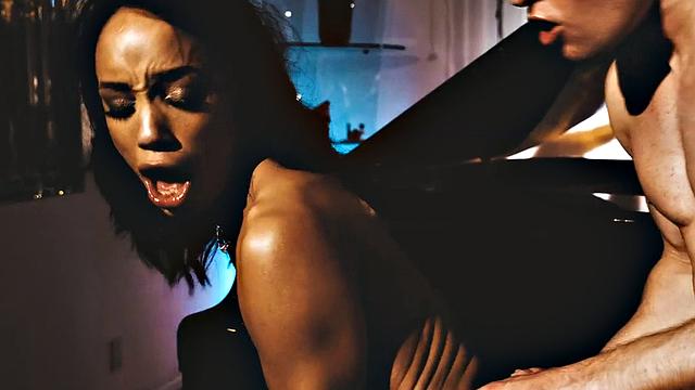 Seductive Ebony babe in lingerie gets fucked