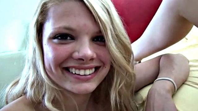 Литтл Тейлор не сдерживает страсть с подругой и сходит с ума от лесбийского кайфа