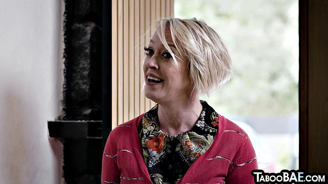 Anal-loving sluts hard fucked in a threesome