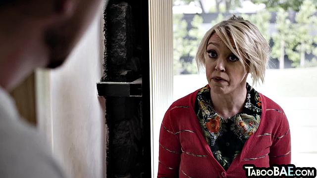 Anal-loving sluts hard fucked in a threesome