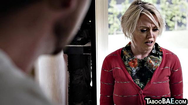 Anal-loving sluts hard fucked in a threesome