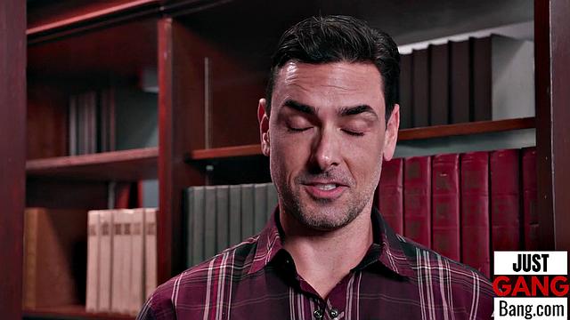 Big Booty Babe Stretching Both Holes