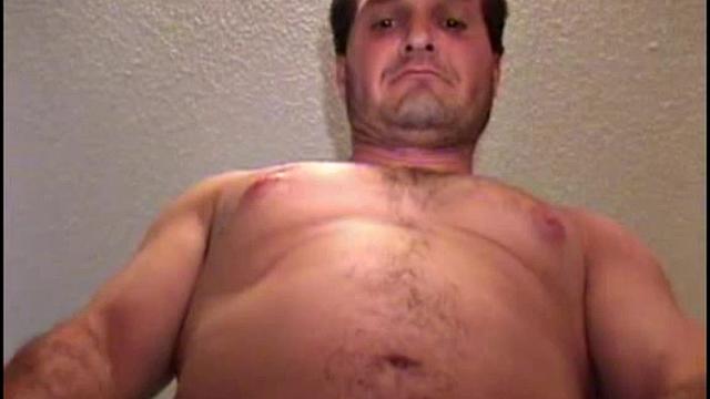 Марк показывает рабочим парням, как правильно дрочить на обеде