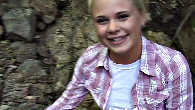 Lesbo slut fingering Summer