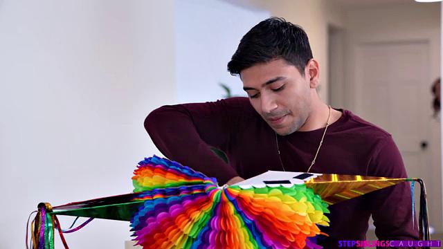 Let Me Stuff Your Stepsis - S26:E4