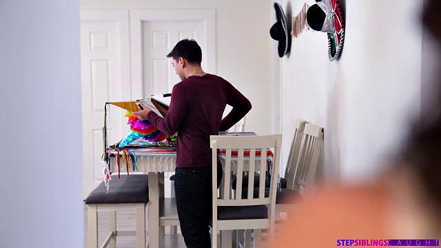 Let Me Stuff Your Stepsis - S26:E4