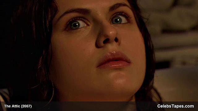 Alexandra Daddario side boobs