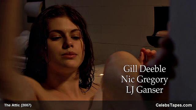 Alexandra Daddario side boobs