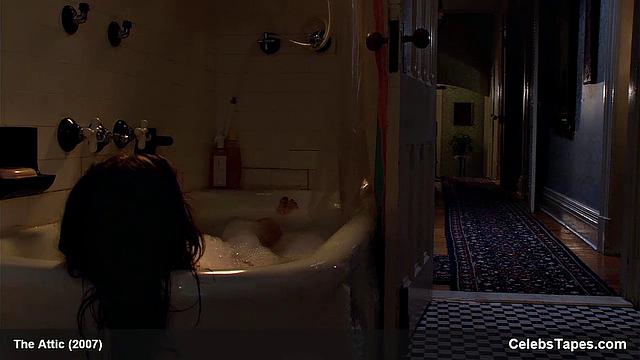 Alexandra Daddario side boobs